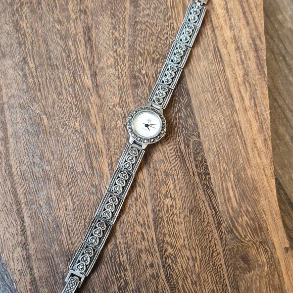 Vintage 925 Marcasite Heart Detail Chain Link Round Face Watch New Battery - Picture 4 of 12